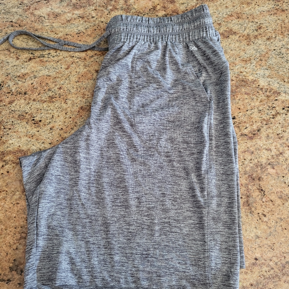Zuda shorts